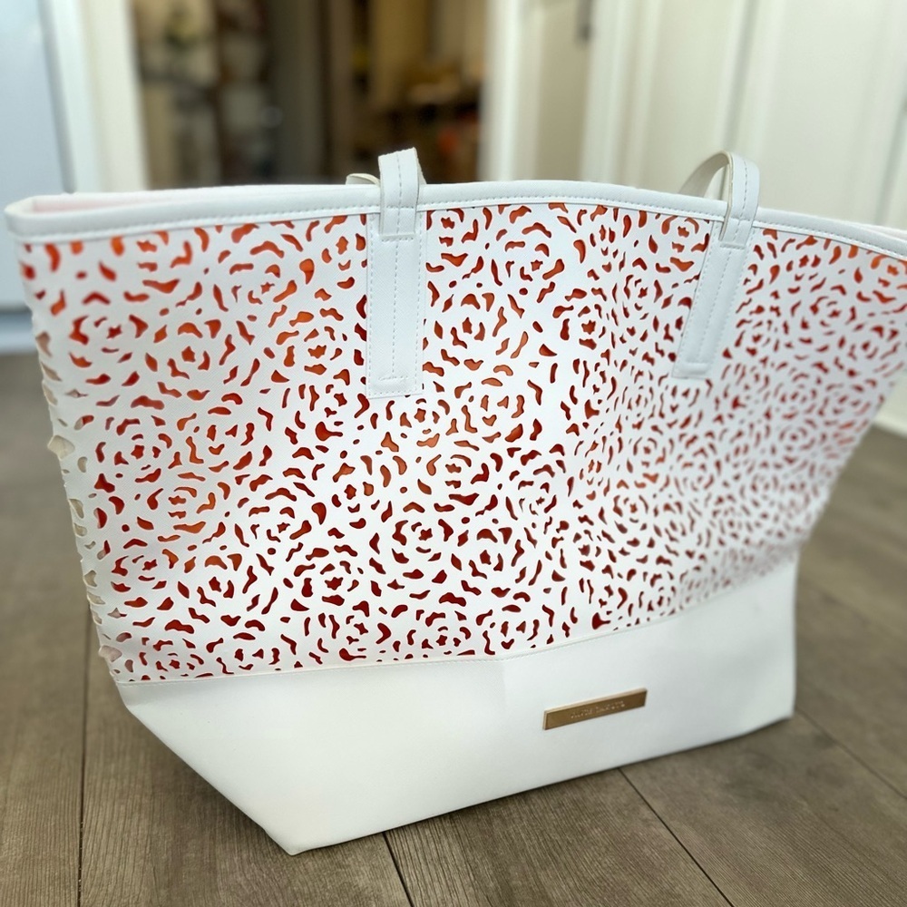 Vince Camuto White Vegan Leather Tote with laser cuts - Picture 5 of 16